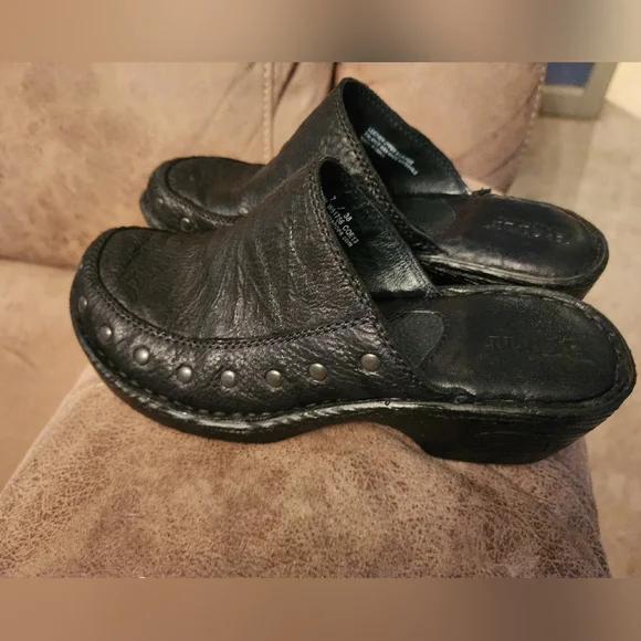 Born Black Slip-On Loafers for Effortless Style Born Black Leather Loafers Women Size 8.5 Silver Accent  main image 3